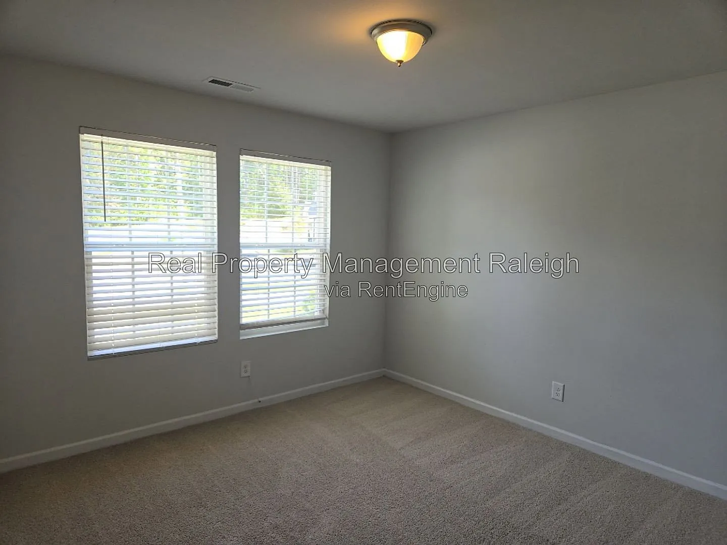 4 bed, 2.5 bath, 1750 sqft, $2,000 — Photo 4