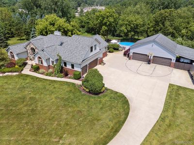 2365 Chilson Meadows Ln, Howell, MI, 48843