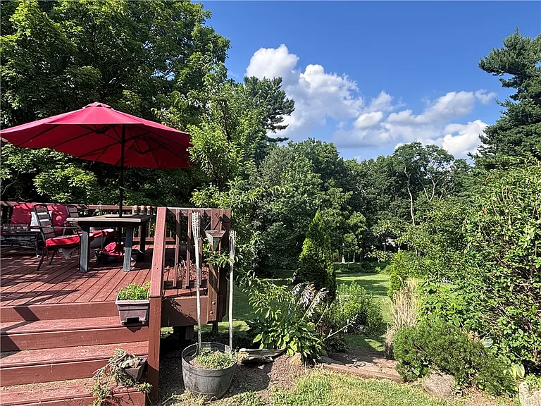 257 Johnston Rd — Photo 24