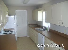 4th image of 270 Cypress Ave