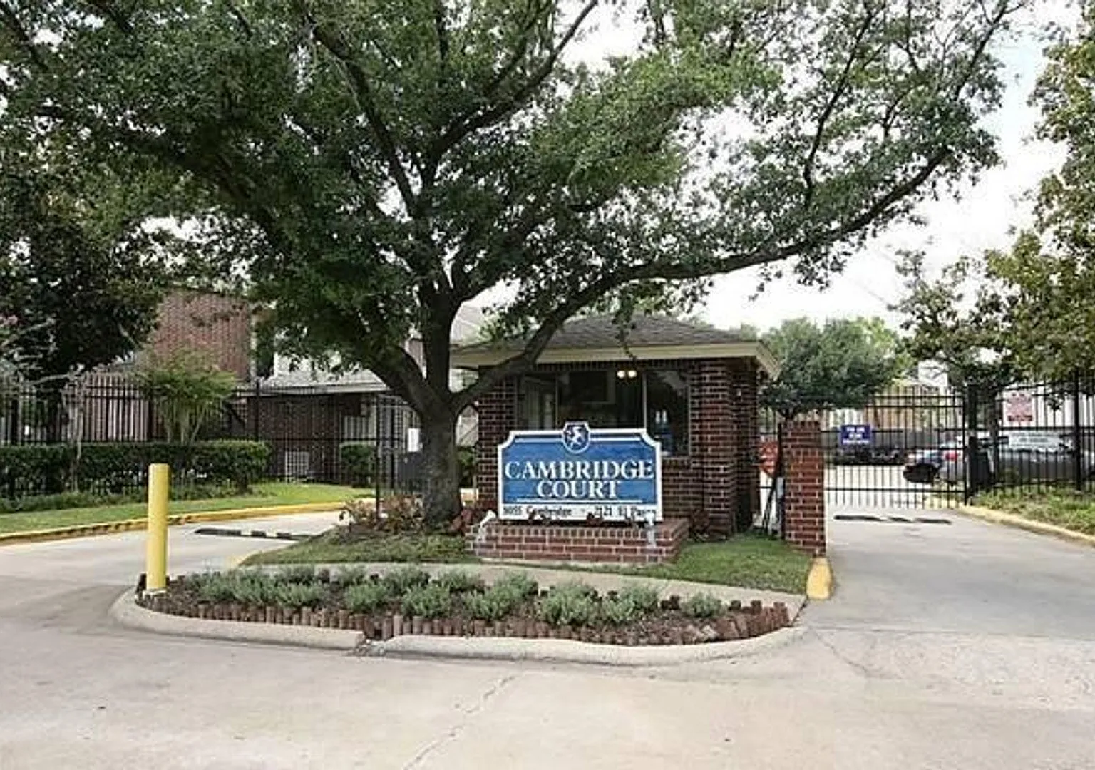 2-Bedroom Condo in Medical Center Houston with Pool and Gated Access! — Photo 1