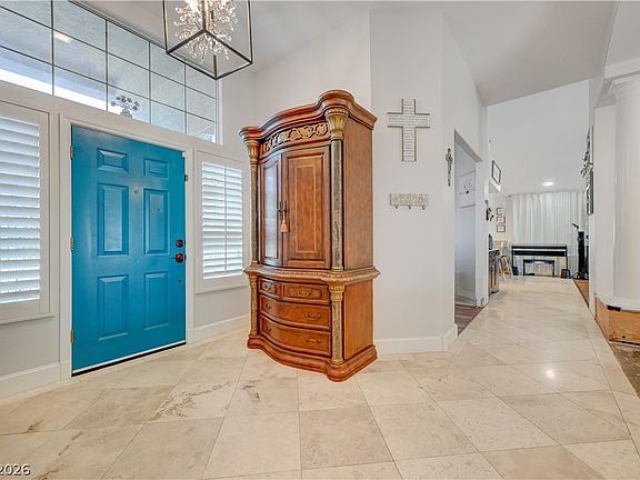 5th image of 631 Robin Ln