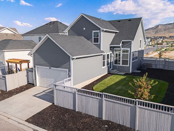 5th image of 882 W Caroline Dr