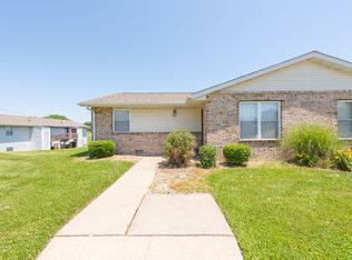 75 Hillside Ln, Belleville, IL 62223