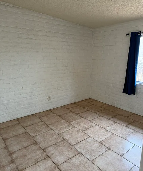 2948 N Tyndall Ave #2948 — Photo 2