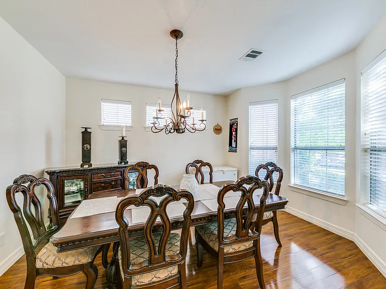 4605 Tina Dr — Photo 3