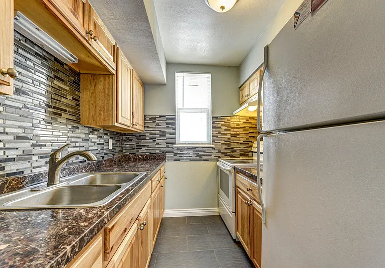 1075 Sir Galahad Dr — Photo 4