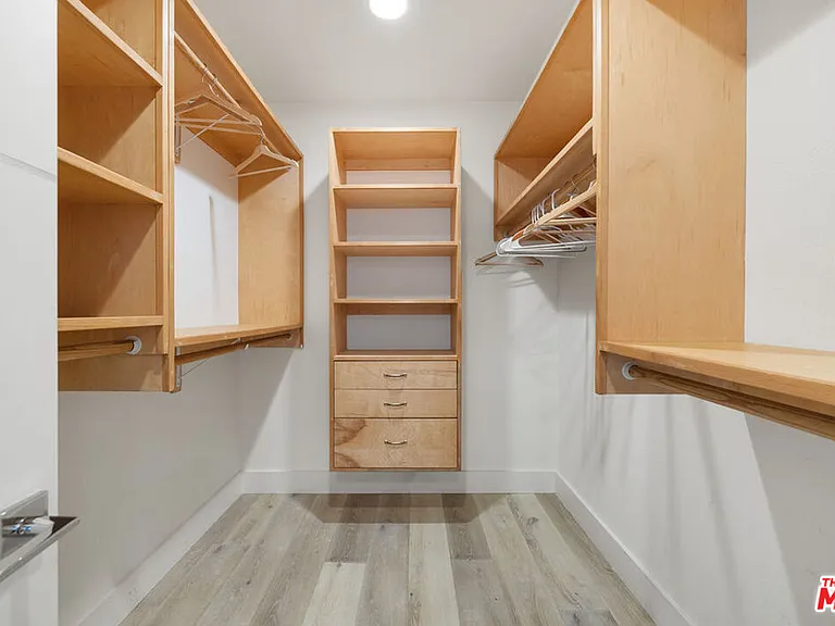 5439 Carpenter Ave — Photo 25
