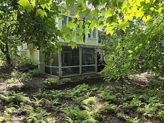 3rd image of 4268 Valleyside Ct NE