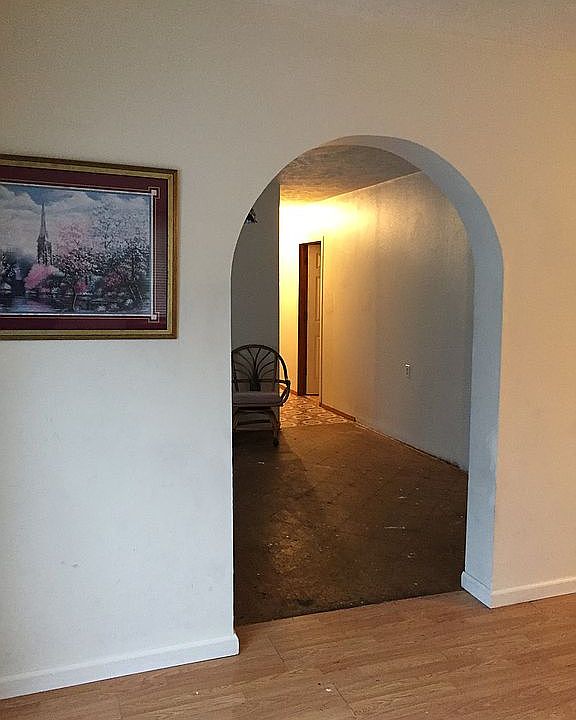 2nd image of 130 Dalton St