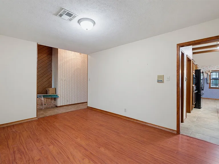 121 Champions Dr — Photo 25