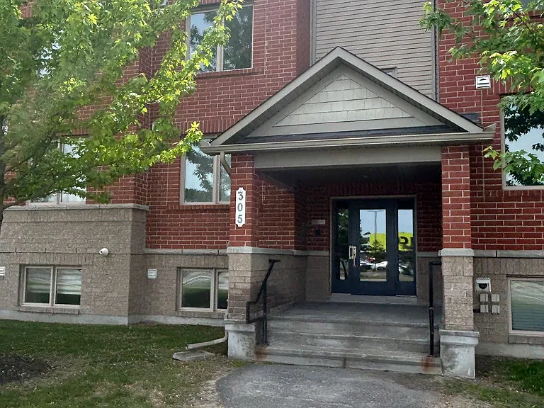 305 Cresthaven Dr #1 — Photo 1