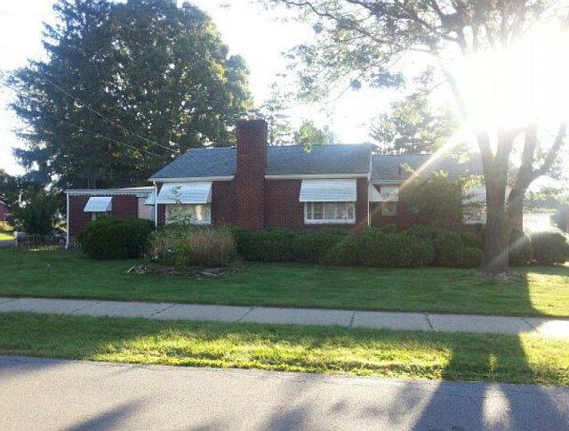 1st image of 2590 Ardwell Ave