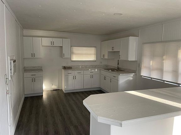 2nd image of 4395 Helen Ave