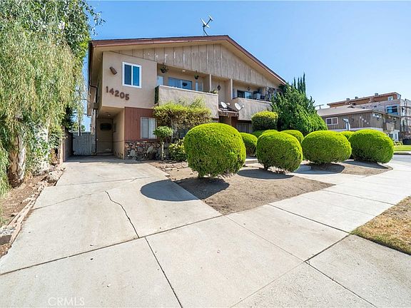 4th image of 14205 Burbank Blvd