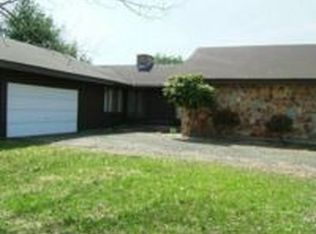 445 Laurel Grove Rd, Middletown, CT 06457