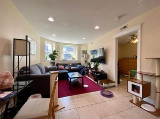 2415 N Kimball Ave #G, Chicago, IL 60647