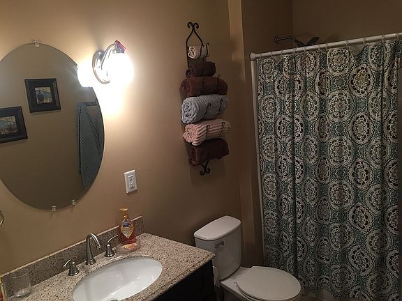 4th image of 211 W Sloan St