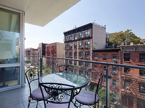 4th image of 421 E 13th St #5H