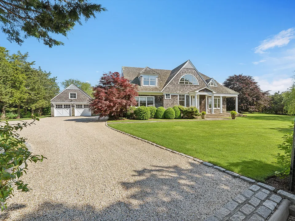 4 Niamogue Ln
