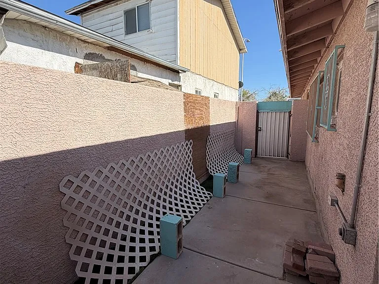 2111 Stewart Ave #B — Photo 16