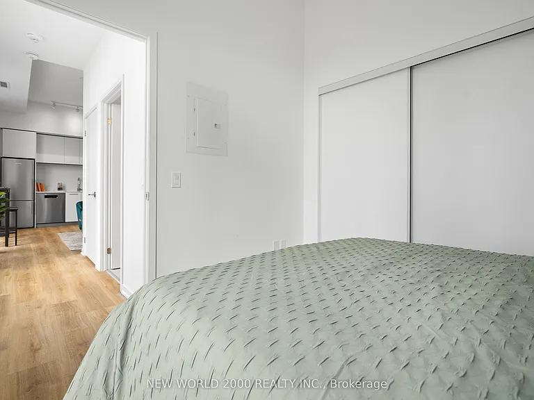 101 Roehampton Ave #2211 — Photo 16