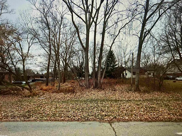 36725 Union Lake Rd, Clinton Township, MI 48035
