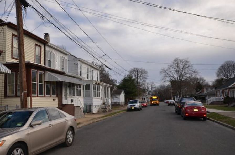 2nd image of 1342 Deutz Ave