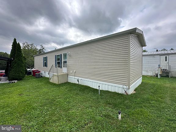 4th image of 36 Terrace Dr