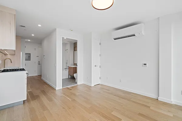 Rented by Nest Seekers International | media 12