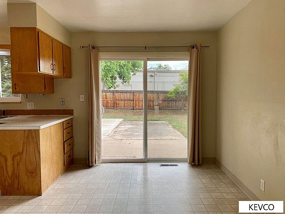 5th image of 1044 Montview Rd