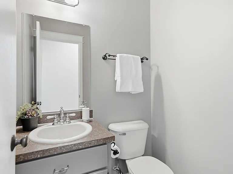 8886 Stonepoint Ct — Photo 30