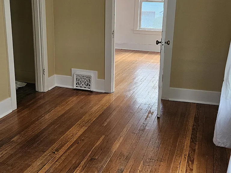 3315 E Howell St — Photo 11