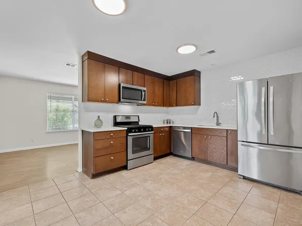 8600 Hathaway Dr, Austin, TX 78757