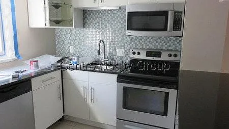 57 Lionel Ave #F — Photo 2