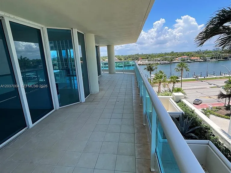 5025 Collins Ave #601 — Photo 32