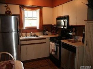 33 Fairharbor Dr, Patchogue, NY 11772