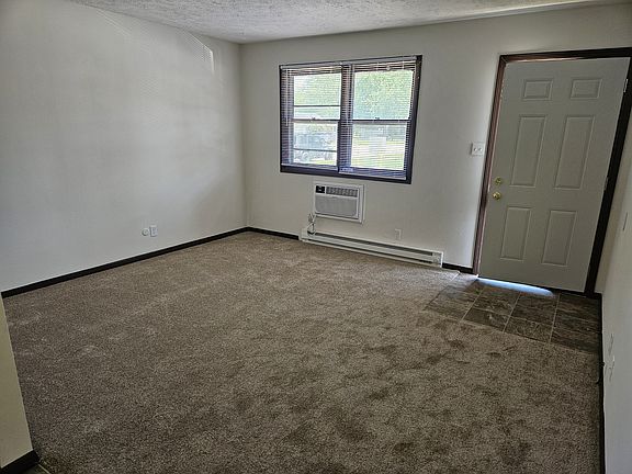 2nd image of 1002 Quail Dr APT 12