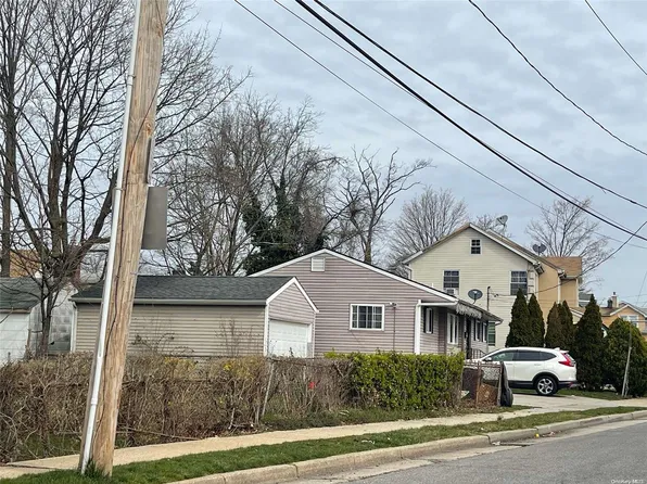 99 Rose Avenue, Hempstead, NY 11550