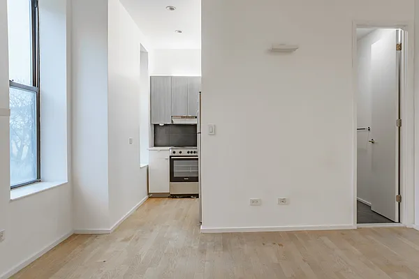 Rented by MySpaceNYC | media 22