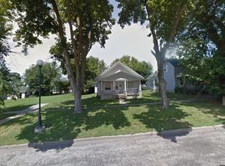 710 Kickapoo St, Hiawatha, KS 66434