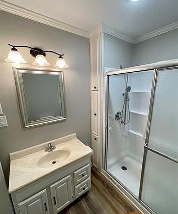 5th image of 901 Washington St