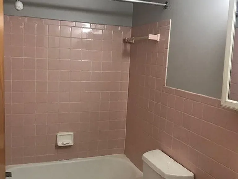 Apartment off 28th and Clyde Park Available — Photo 29