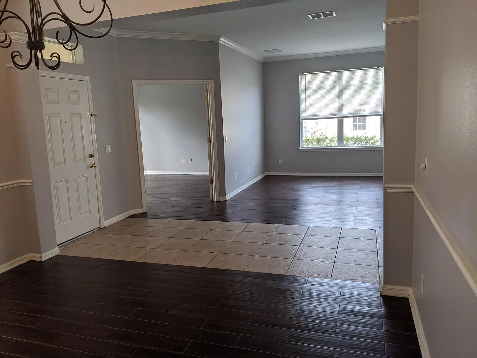 4 bed, 2624 sqft, $3,200 — Photo 3