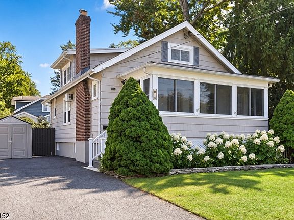 2nd image of 18 Stewart Pl