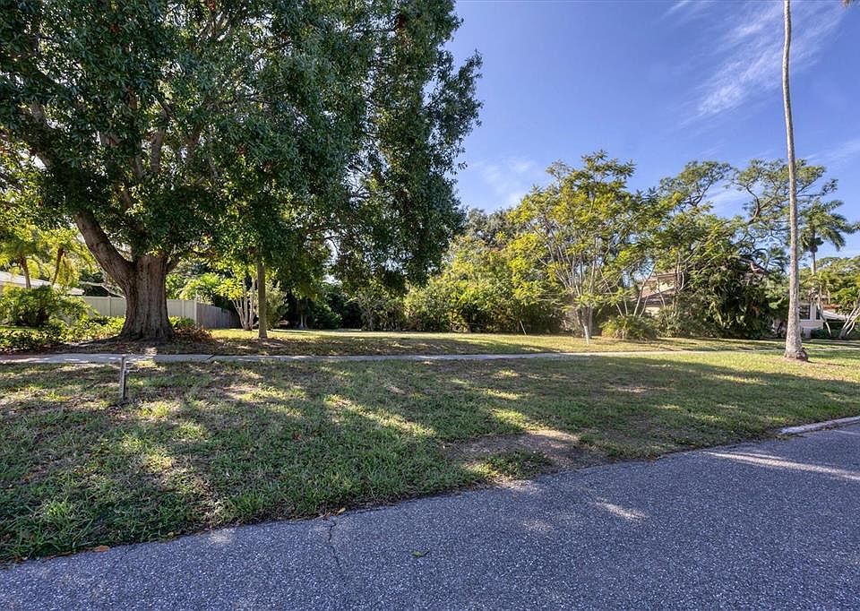 1st image of 456 ACACIA DRIVE