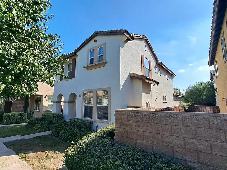 1884 Redfield Rd — Photo 2