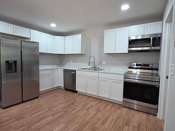 4th image of 1706 Samuel Ln