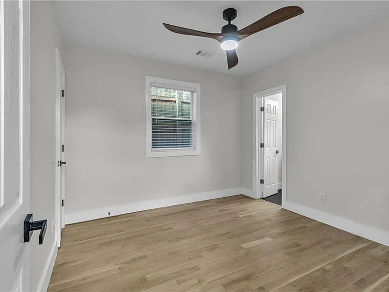 575 Martin St SE — Photo 12