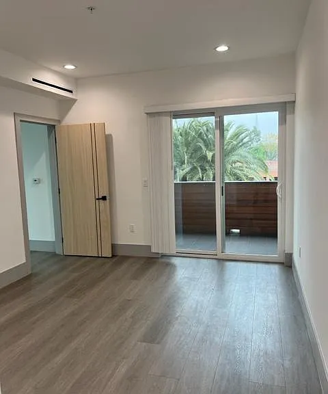 14954 Sherman Way #209 — Photo 5